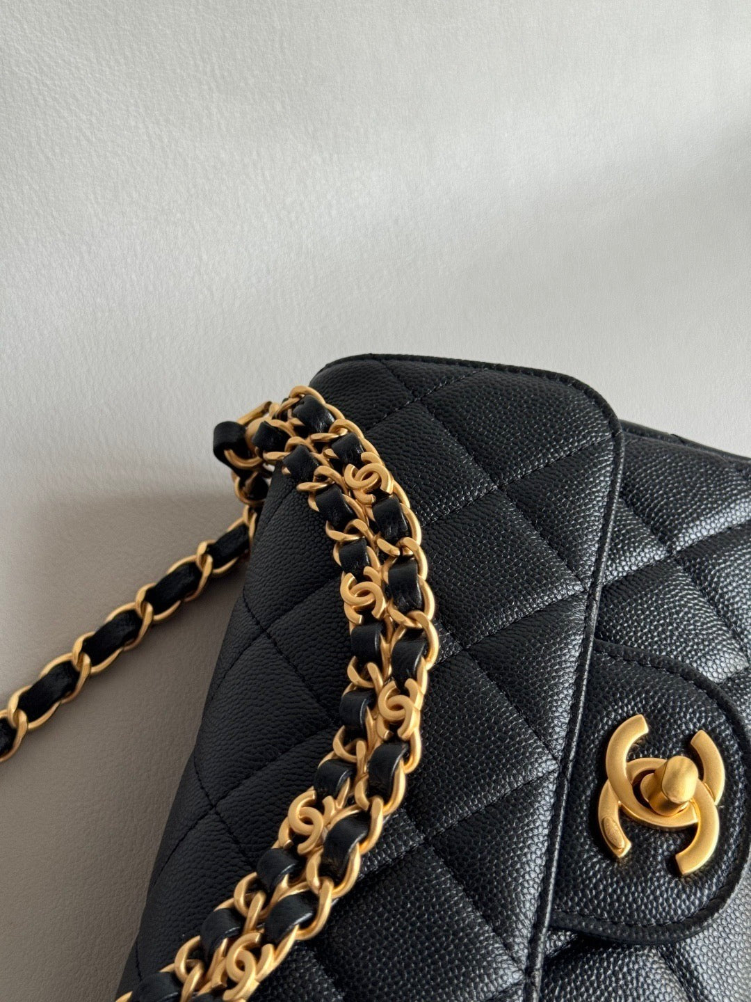 CHANEL-25B Handle BAG golden/sliver