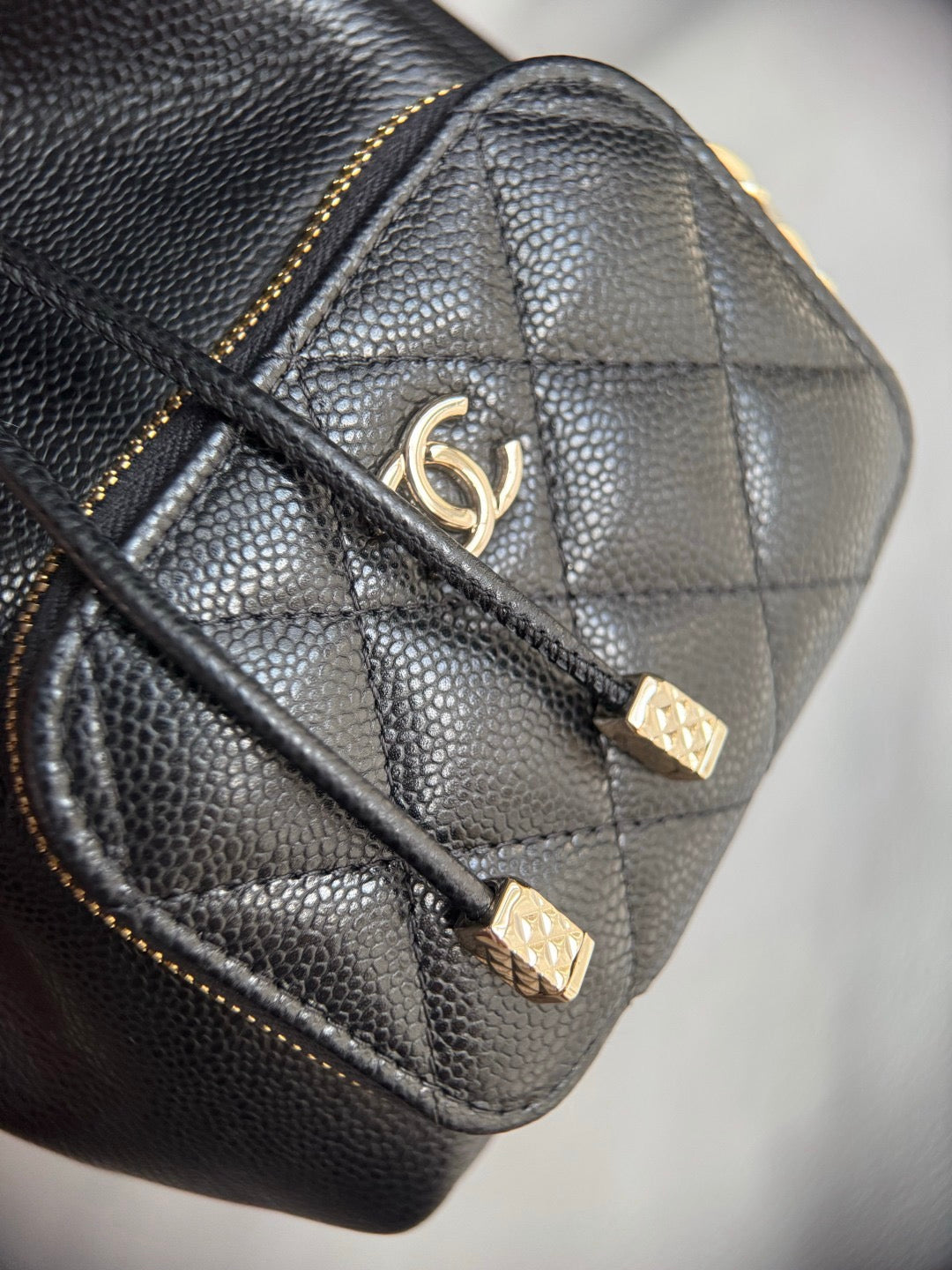 CHANEL-25B SMALL HOBO golden/sliver