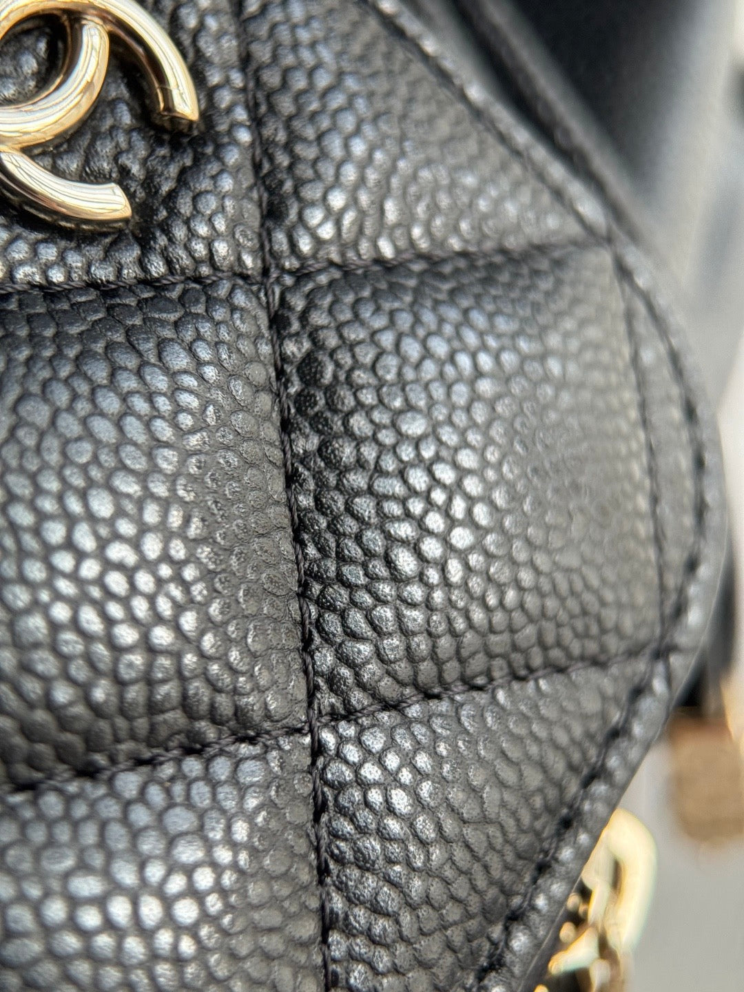 CHANEL-25B SMALL HOBO golden/sliver