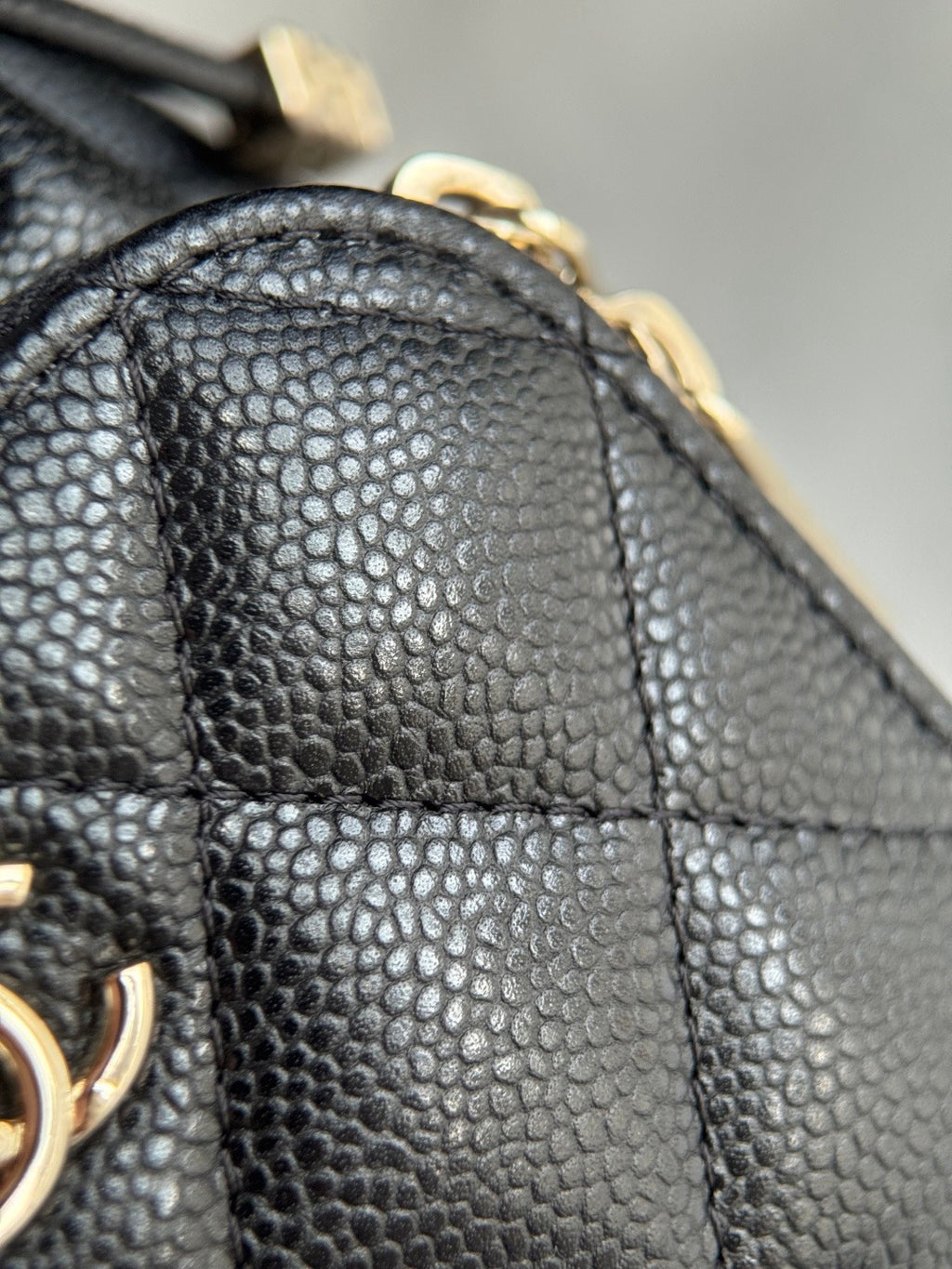 CHANEL-25B SMALL HOBO golden/sliver