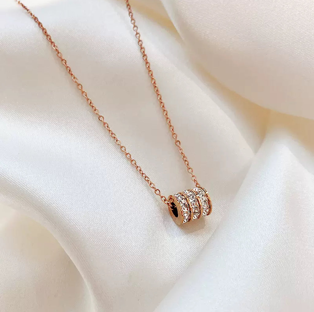 FENGSHUI - 39 Small waist necklace women selling new collarbone chain niche design sense, titanium steel jewelry.