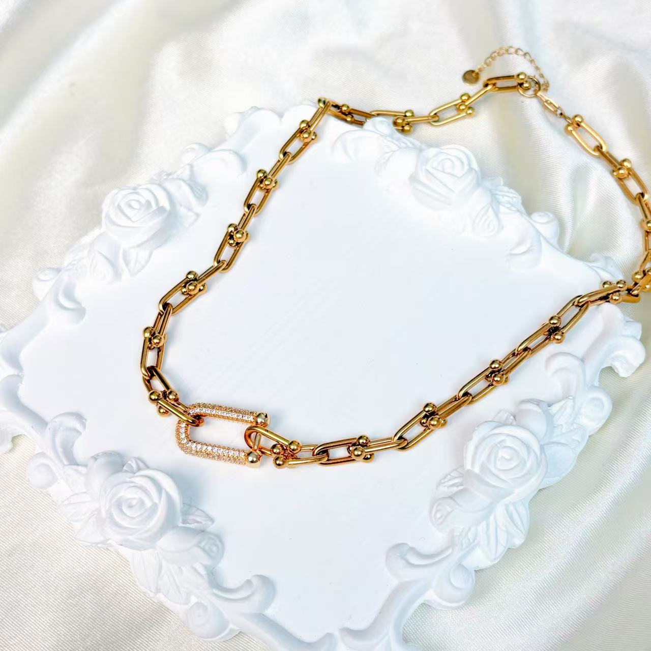 Light luxury niche high-end original design American gift accessories