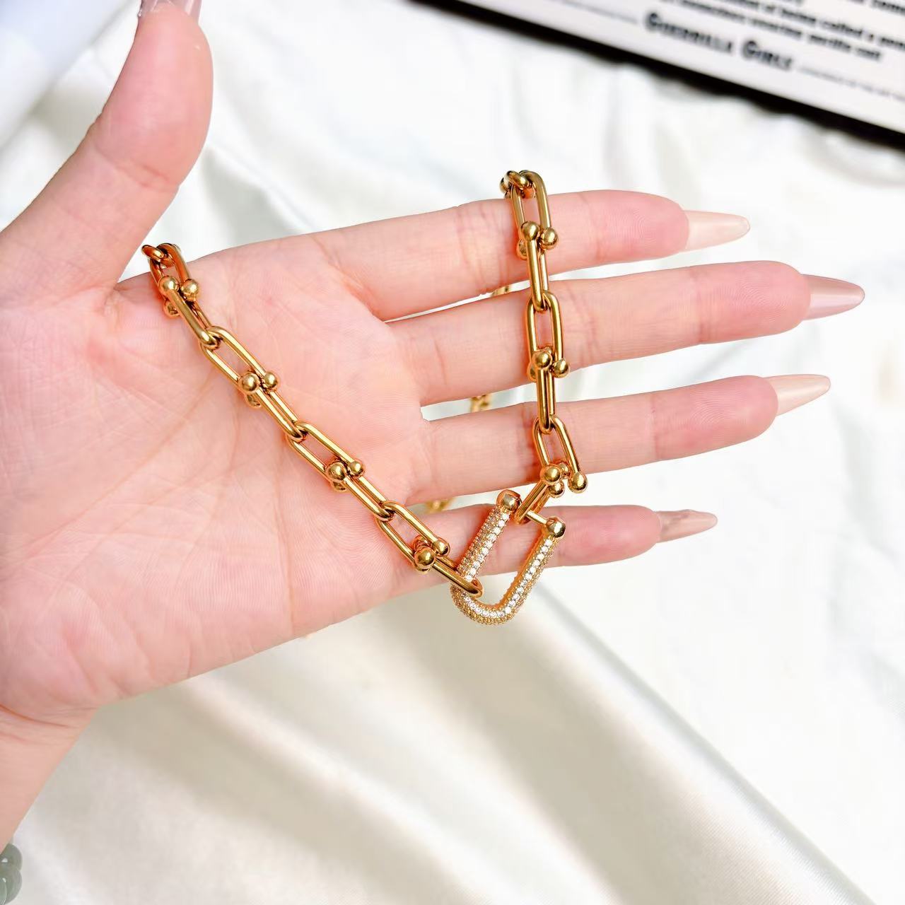 Light luxury niche high-end original design American gift accessories