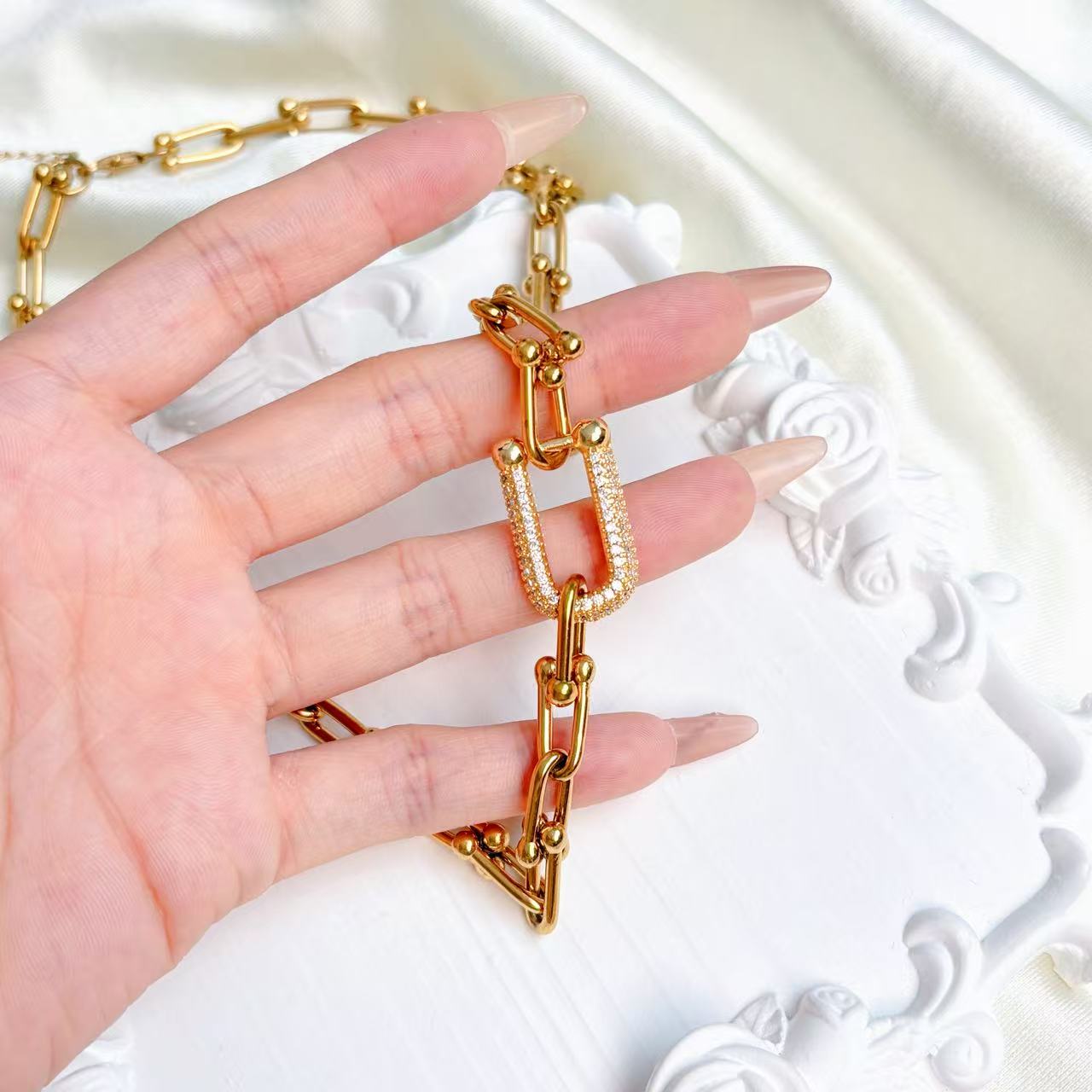 Light luxury niche high-end original design American gift accessories