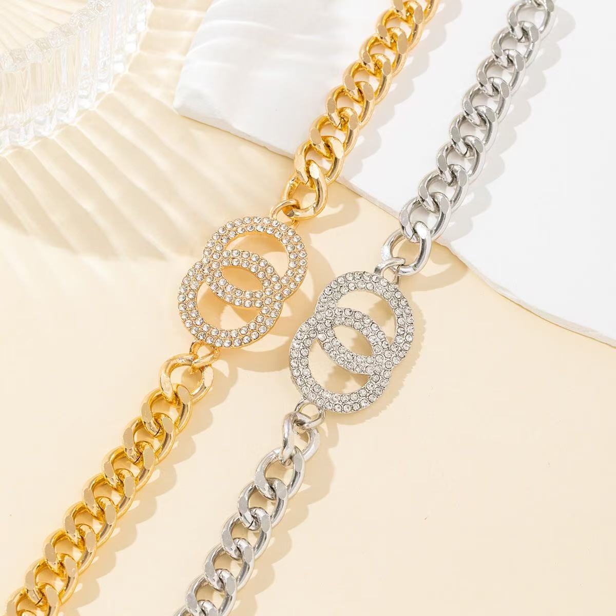 The new Japanese and Korean bracelet is a versatile ins-style fashion bracelet