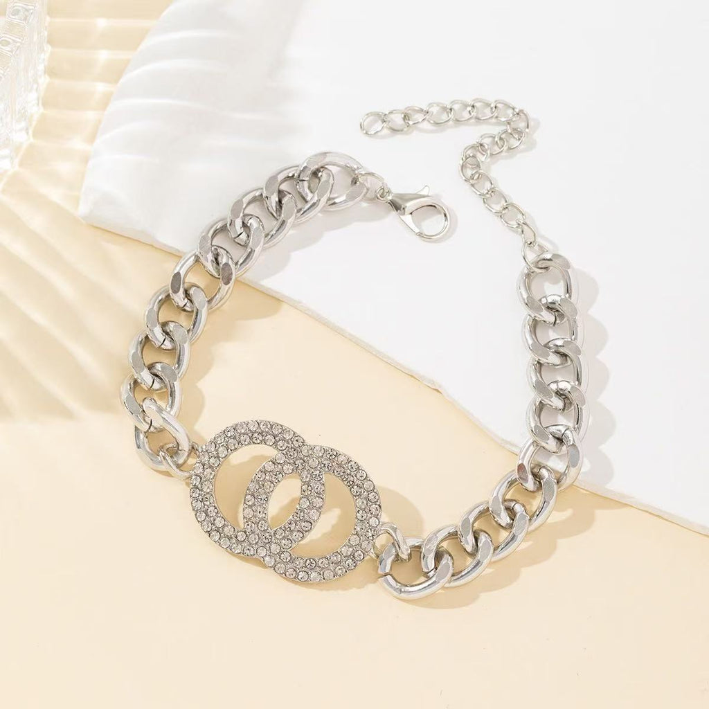 The new Japanese and Korean bracelet is a versatile ins-style fashion bracelet