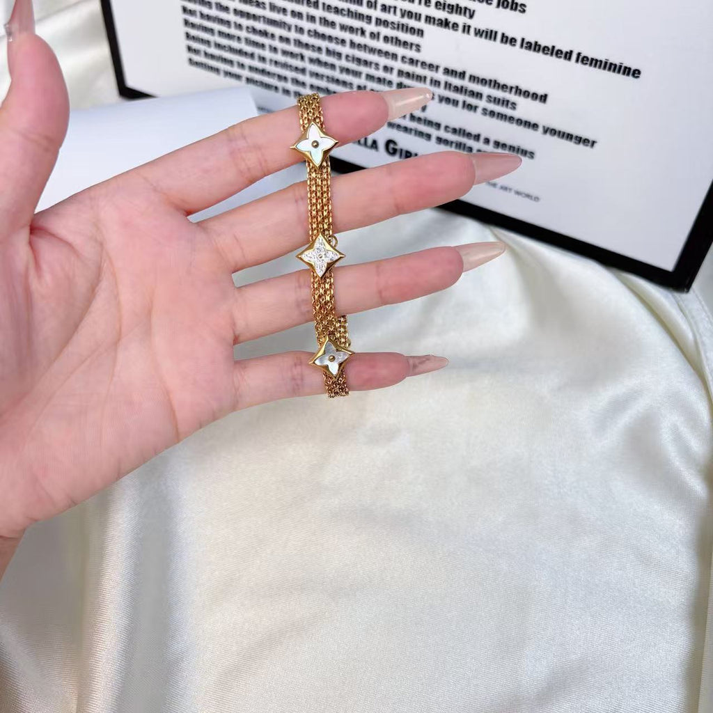 New exquisite bracelet metal flower design temperament versatile