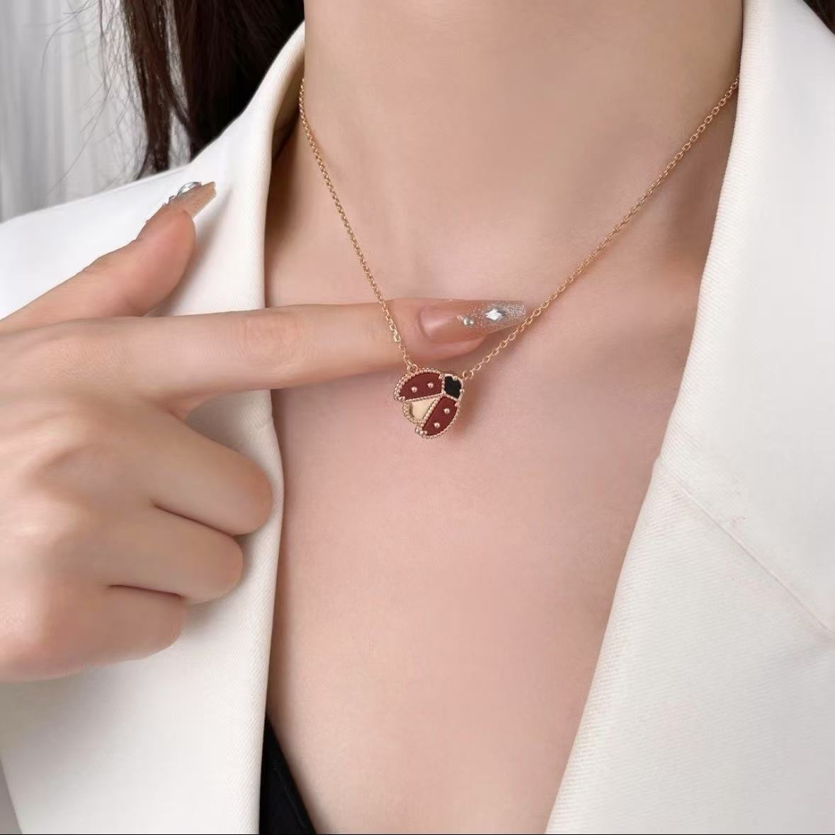 Red ladybug bracelet, seven-star ladybug bracelet, female animal style, niche light luxury bracelet