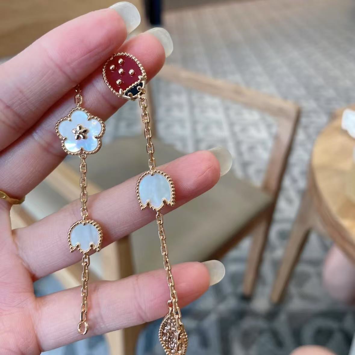 Red ladybug bracelet, seven-star ladybug bracelet, female animal style, niche light luxury bracelet