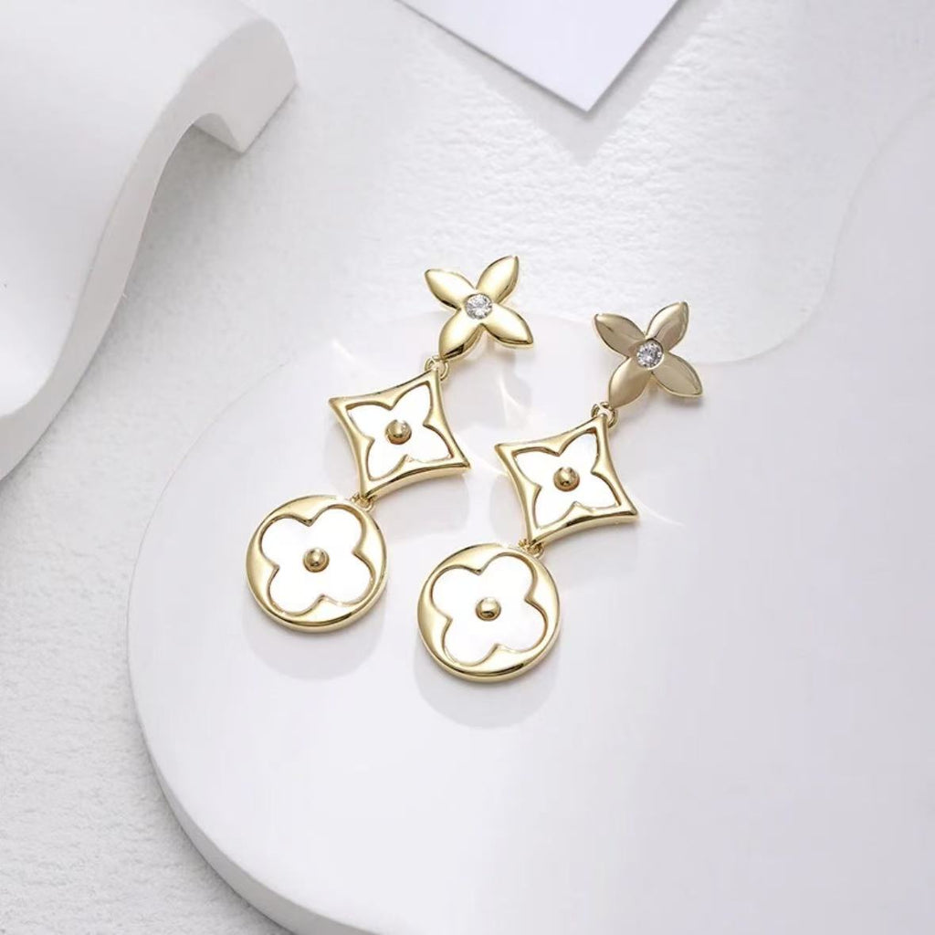 All the earrings are on this link. Please note the style and size you want。