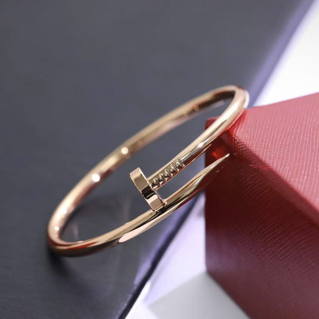 Fashionable nail bracelet, simple and individual bracelet, light luxury and high-end jewelry