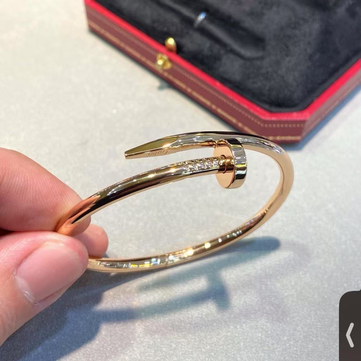 Fashionable nail bracelet, simple and individual bracelet, light luxury and high-end jewelry