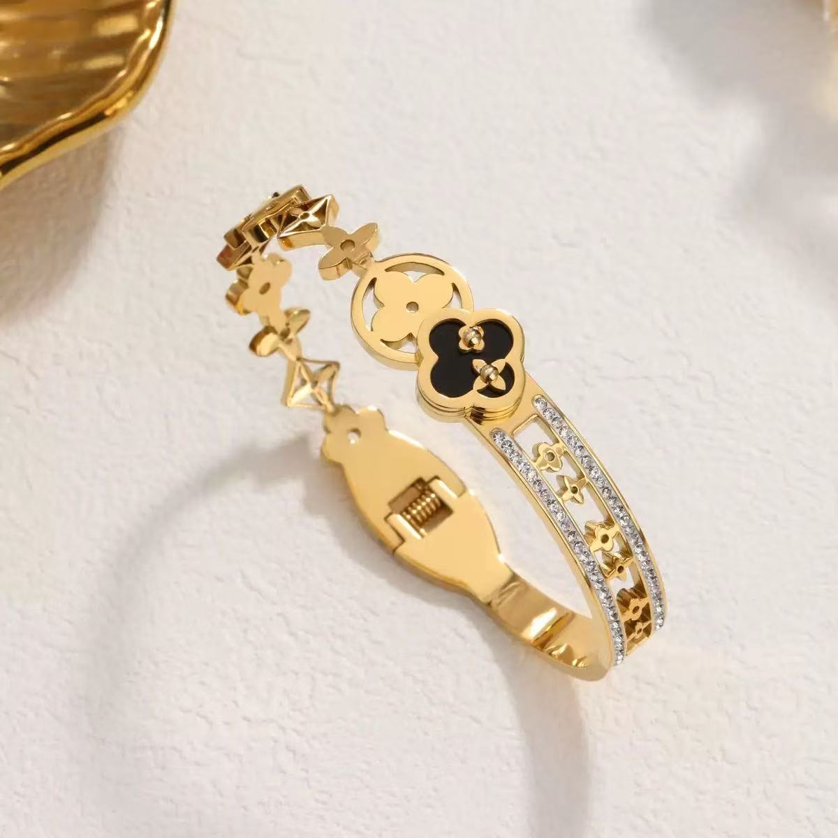 Fashionable four-leaf clover bracelet, women's spring bracelet