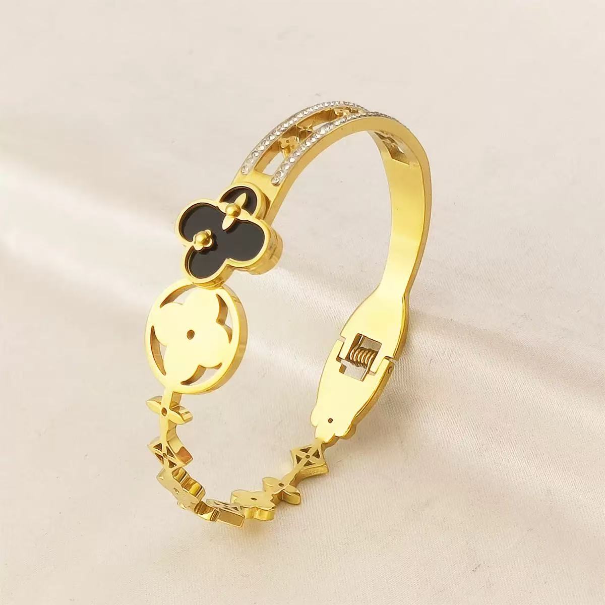 Fashionable four-leaf clover bracelet, women's spring bracelet