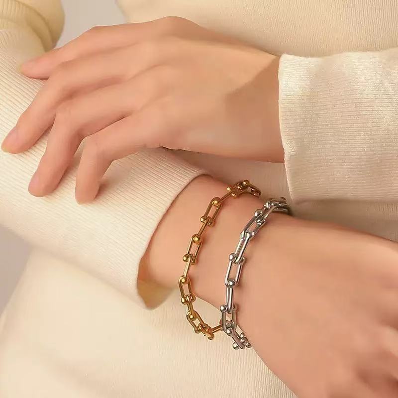 U-shaped bracelet for women and couples, the same style of chain bracelet for both men and women