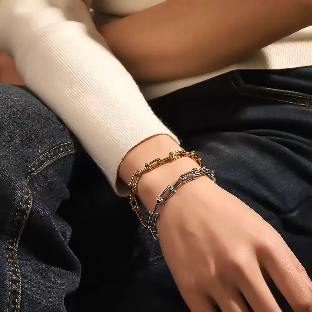 U-shaped bracelet for women and couples, the same style of chain bracelet for both men and women