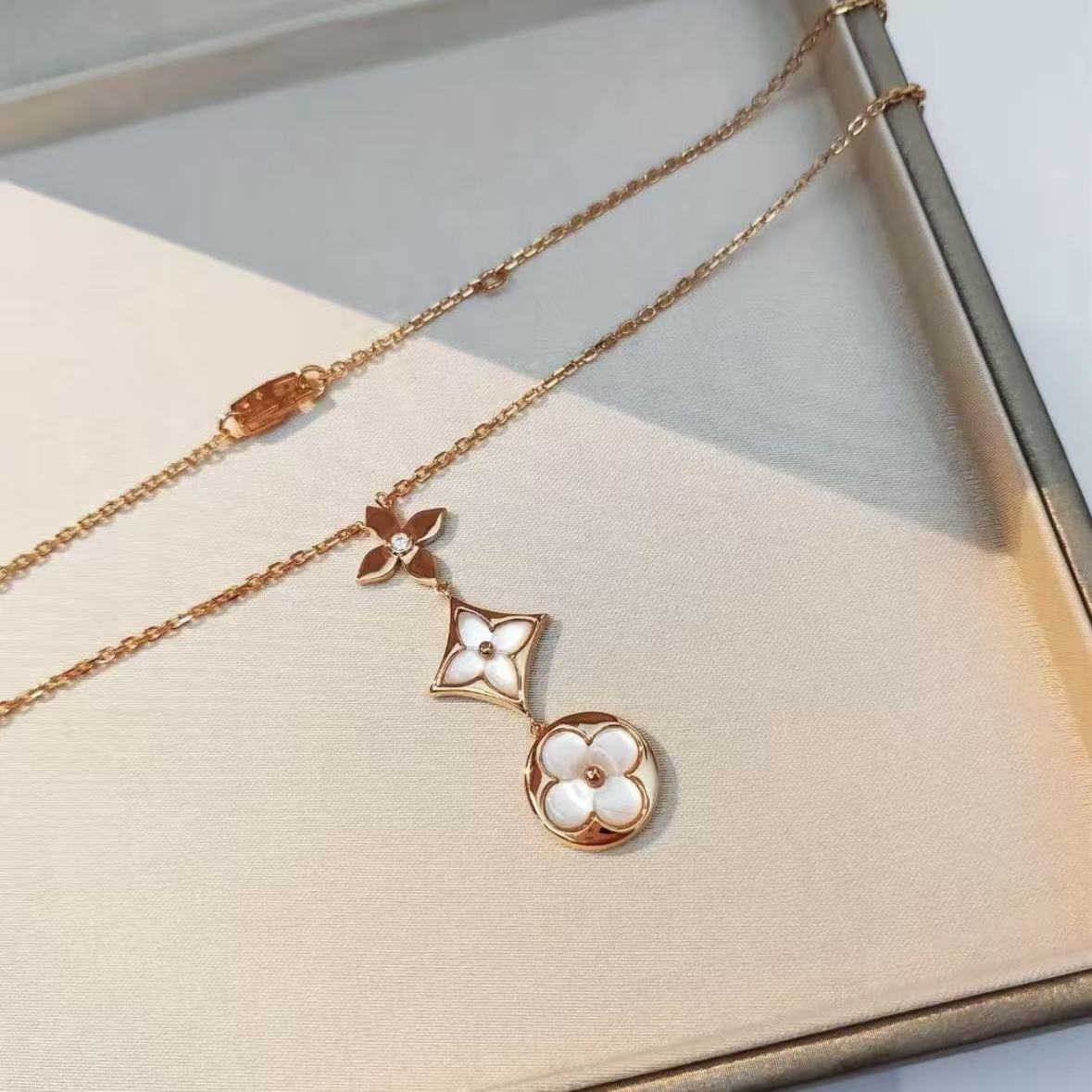 This fashionable mother-of-pearl titanium steel necklace is a niche design for women, versatile and never fades