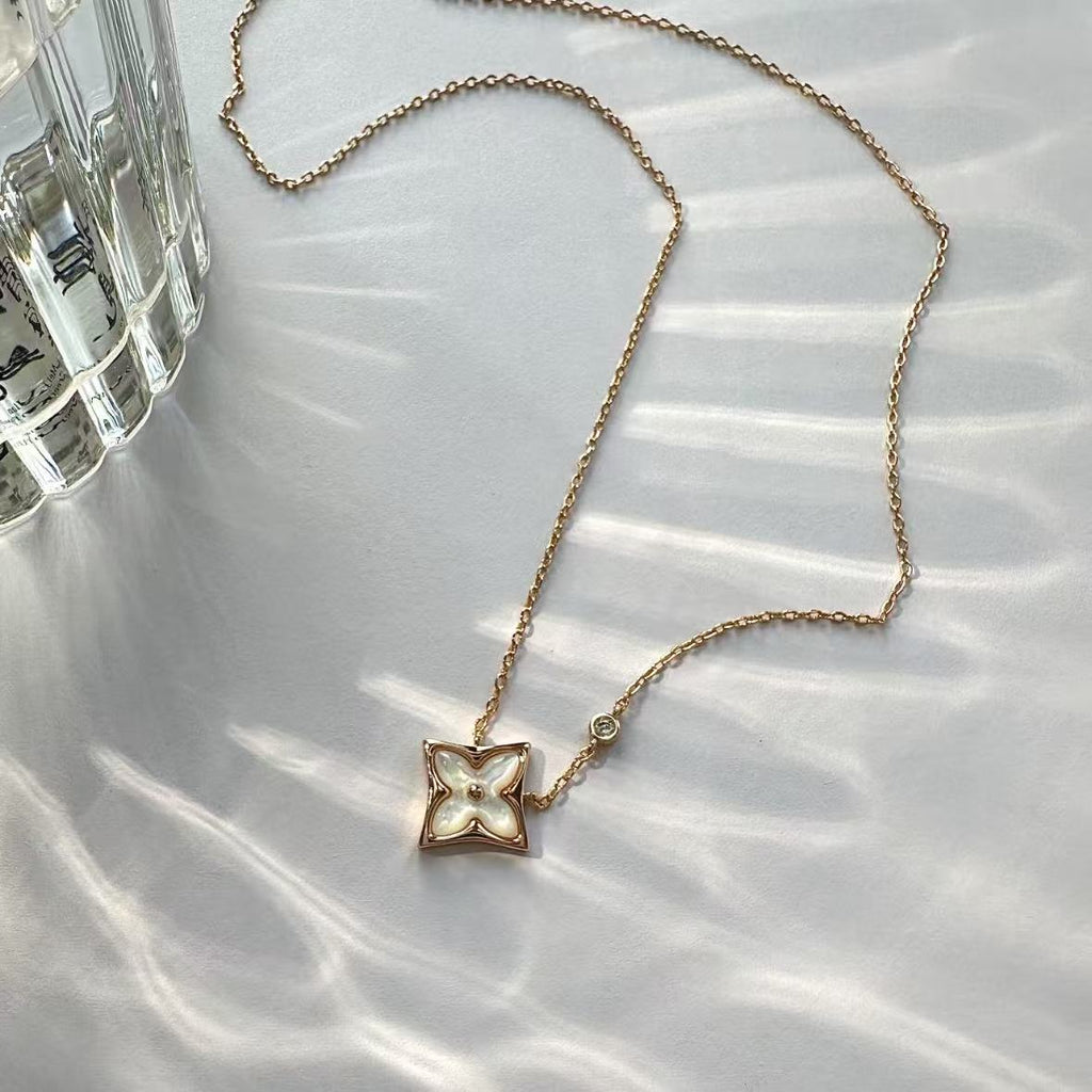 Diamond pointed flower white Fritillary necklace women's light luxury fashion versatile pink Fritillary round flower double flower pendant