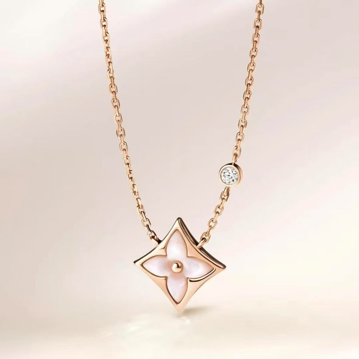 Diamond pointed flower white Fritillary necklace women's light luxury fashion versatile pink Fritillary round flower double flower pendant