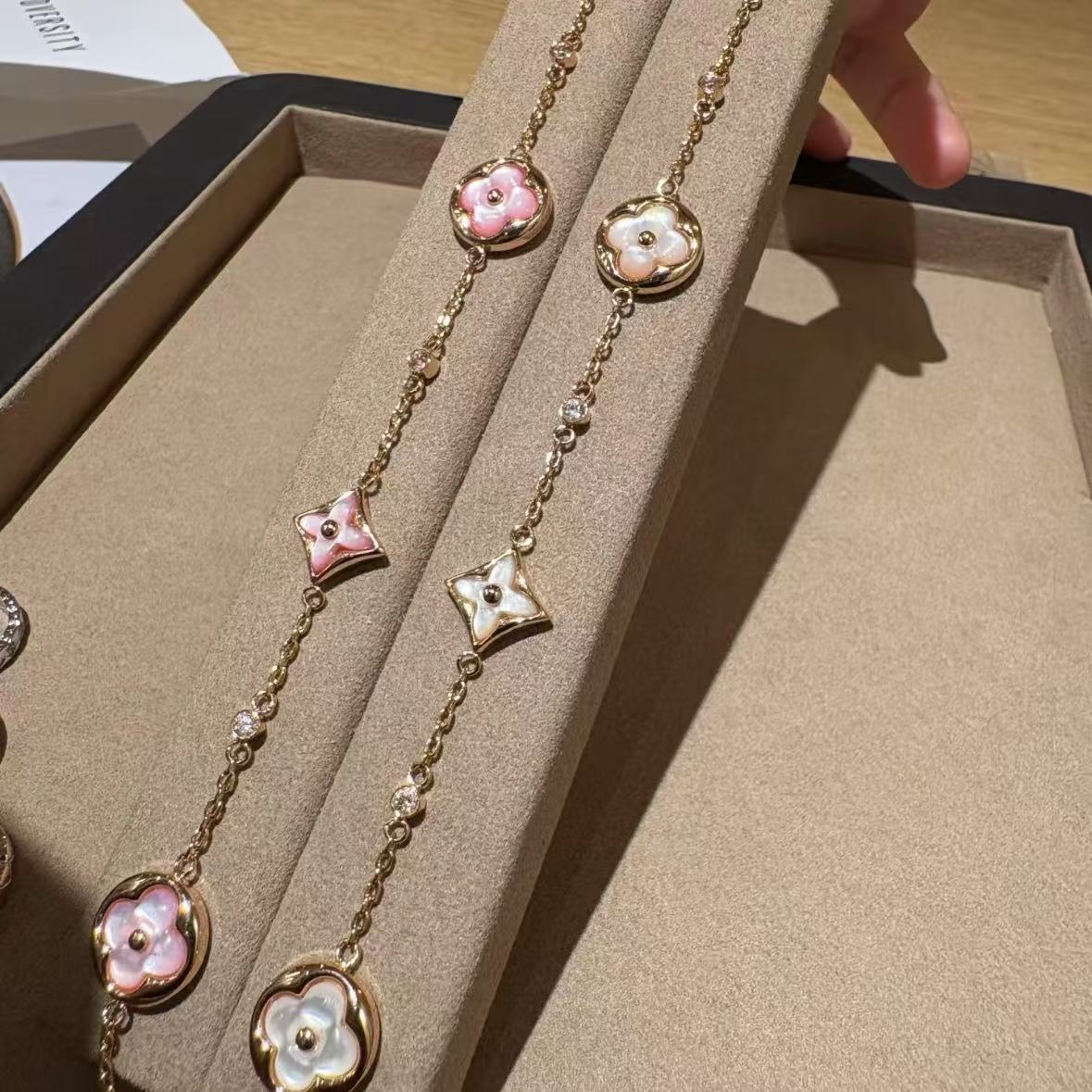 Diamond-shaped white mother-of-white light luxury versatile high-end bracelet