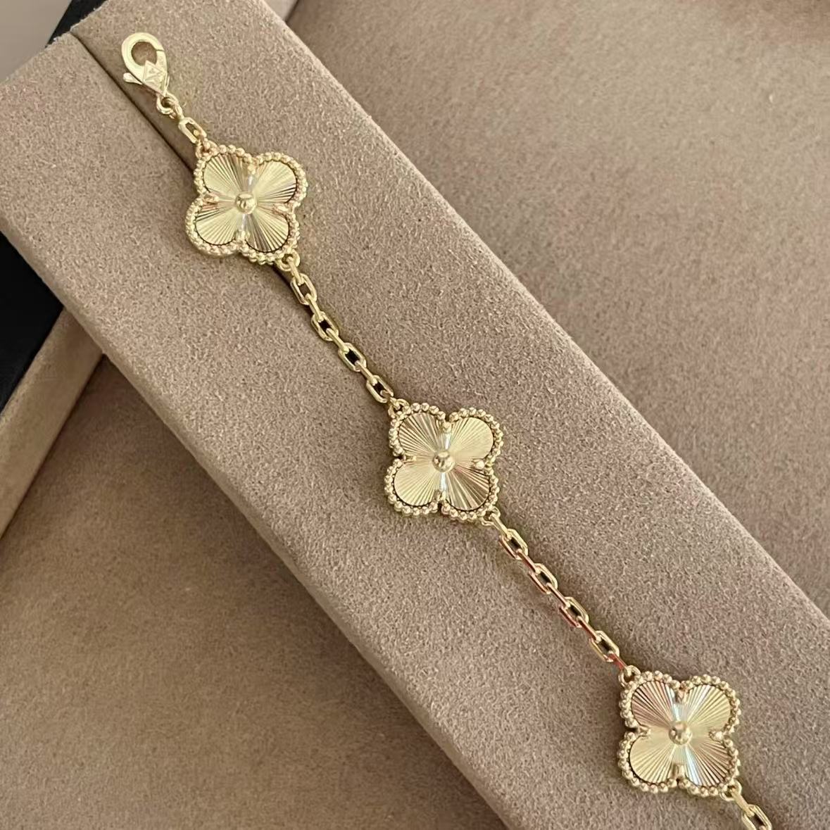 New golden  four-leaf clover five-flower set for women's diy light luxury four-leaf clover titanium steel jewelry