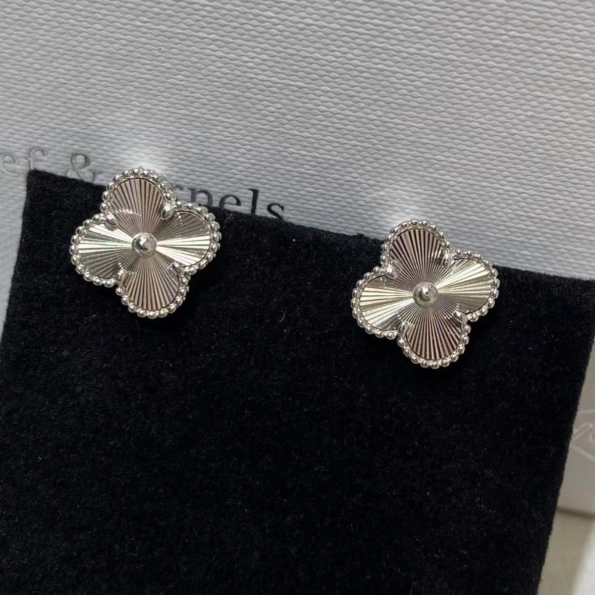 New silver four-leaf clover five-flower set for women's diylight luxury four-leaf clover titanium steel jewelry