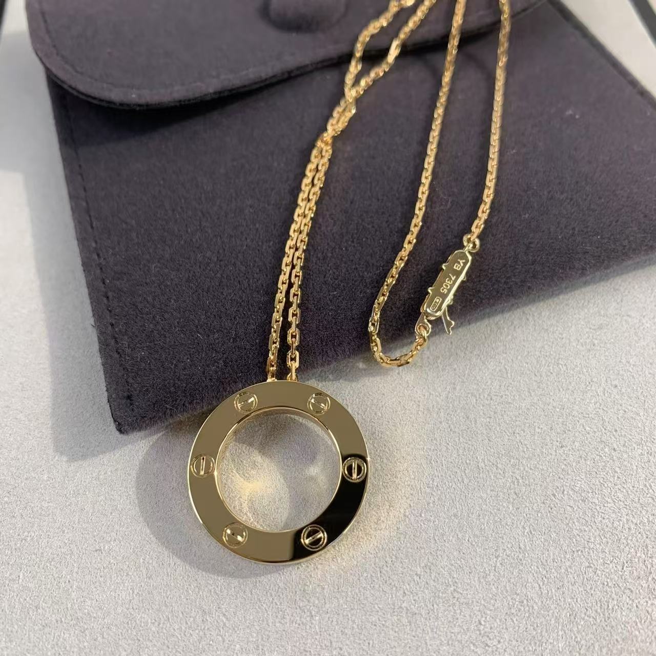 Light luxury, niche and high-end love Starry Sky Necklace, women's pancake collarbone chain.