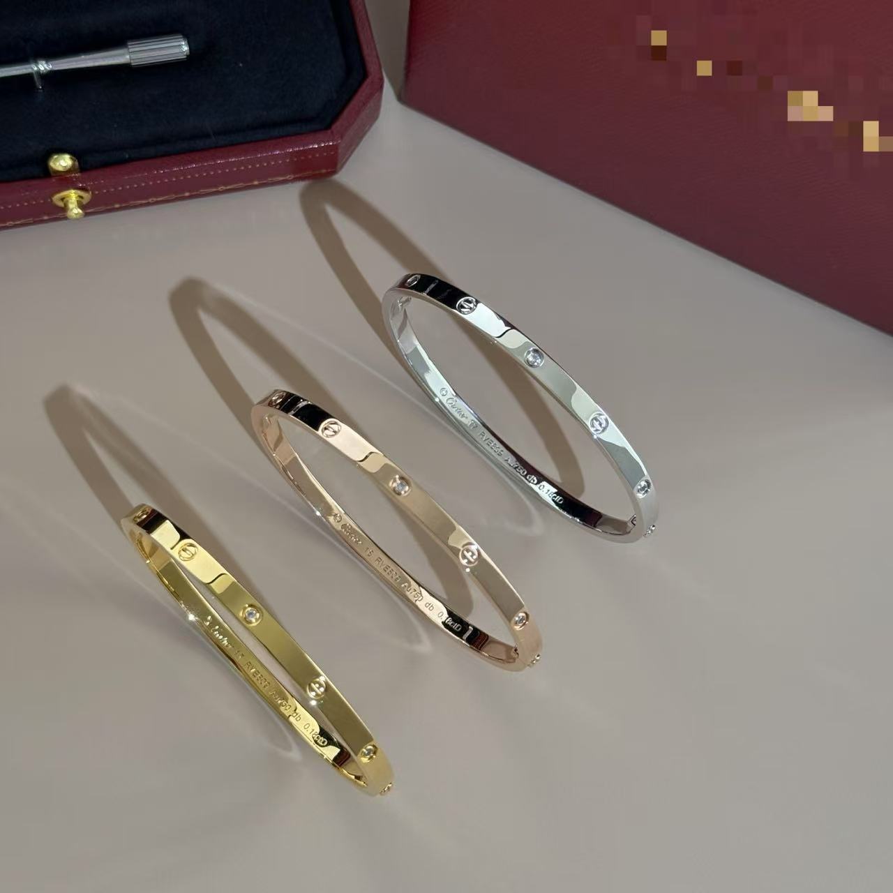 New titanium steel bracelet with snap nails, stainless steel wristband and diamond version