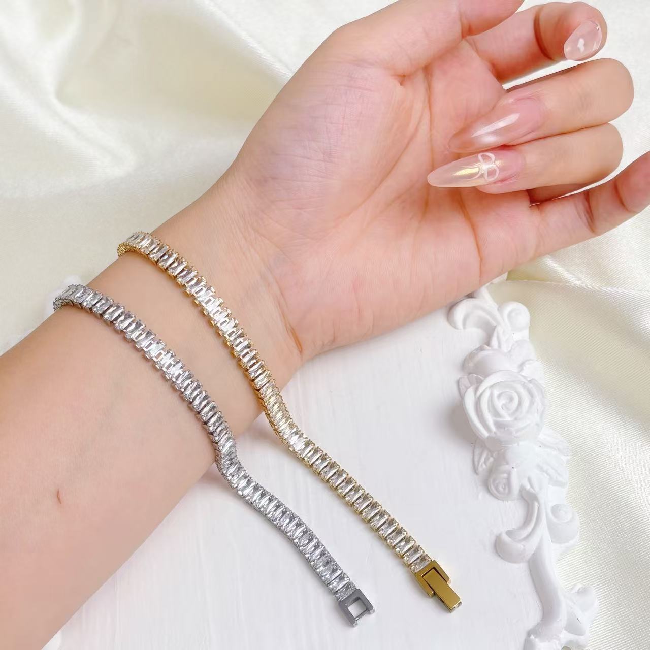 A light luxury and high-end jewelry accessory with diamonds bracelet