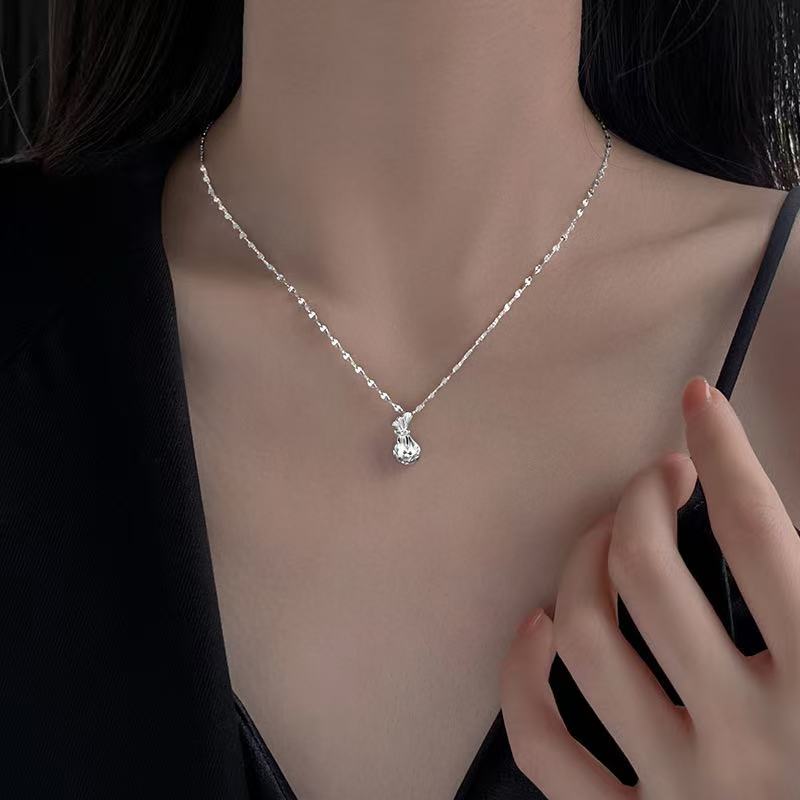 FENG SHUI - 18 S999 sterling silver vintage charm bag necklace Lady Lucky Money bag clavicle chain Ethnic style National style sweater chain