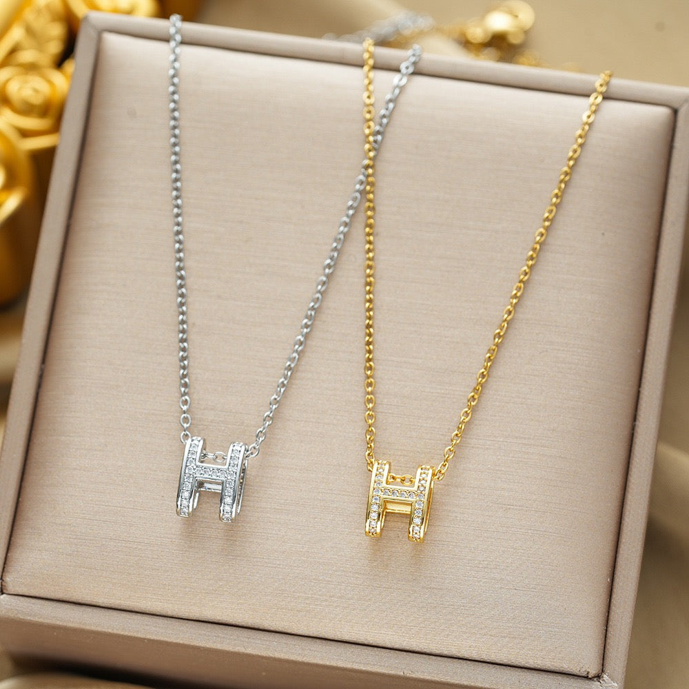 FENG SHUI - 21 Letter H full diamond necklace cold wind niche design sense simple collarbone chain