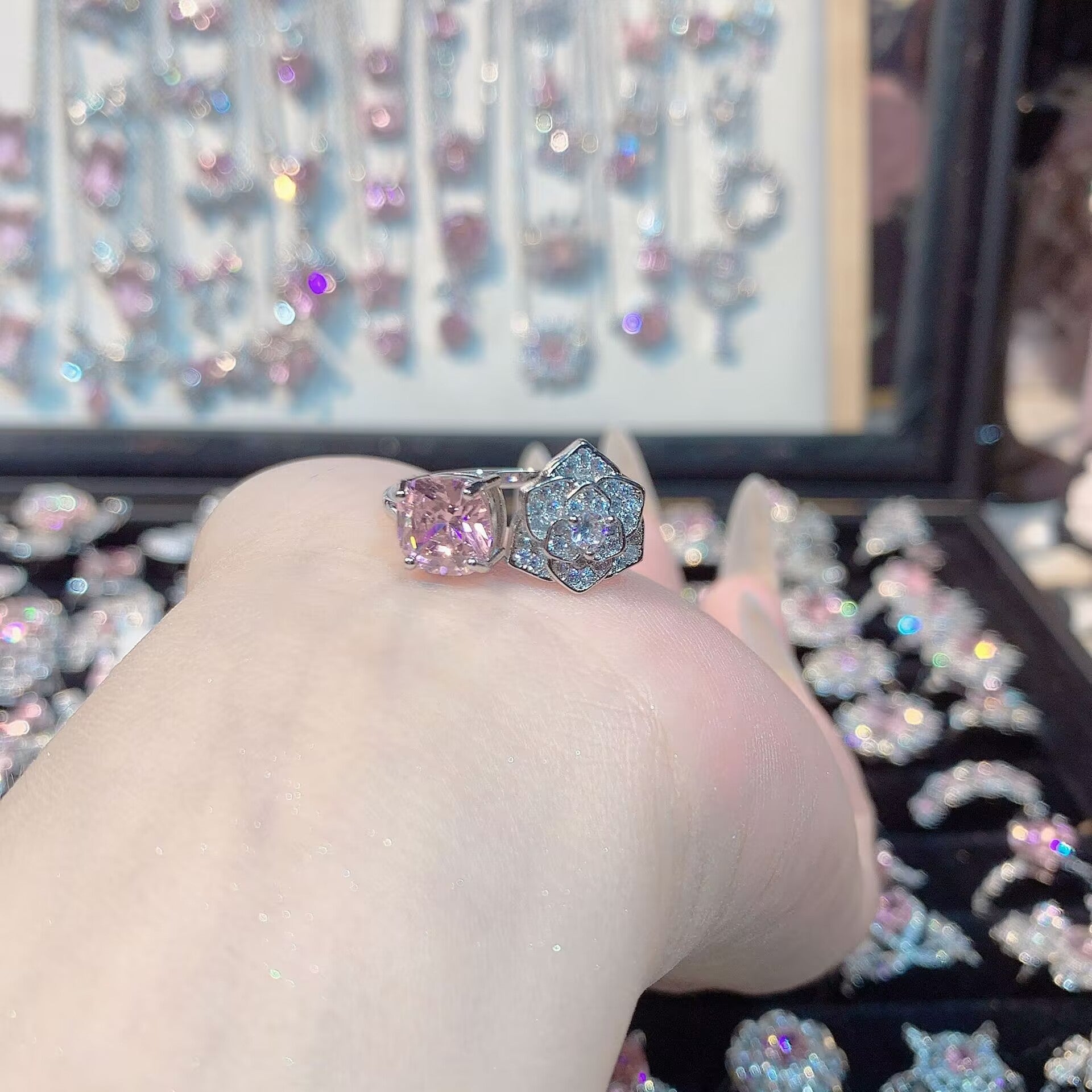 FENG SHUI - 32 Explosive high carbon diamond high quality ultra flash cherry blossom powder zirconium female ring collection advanced design sense ring