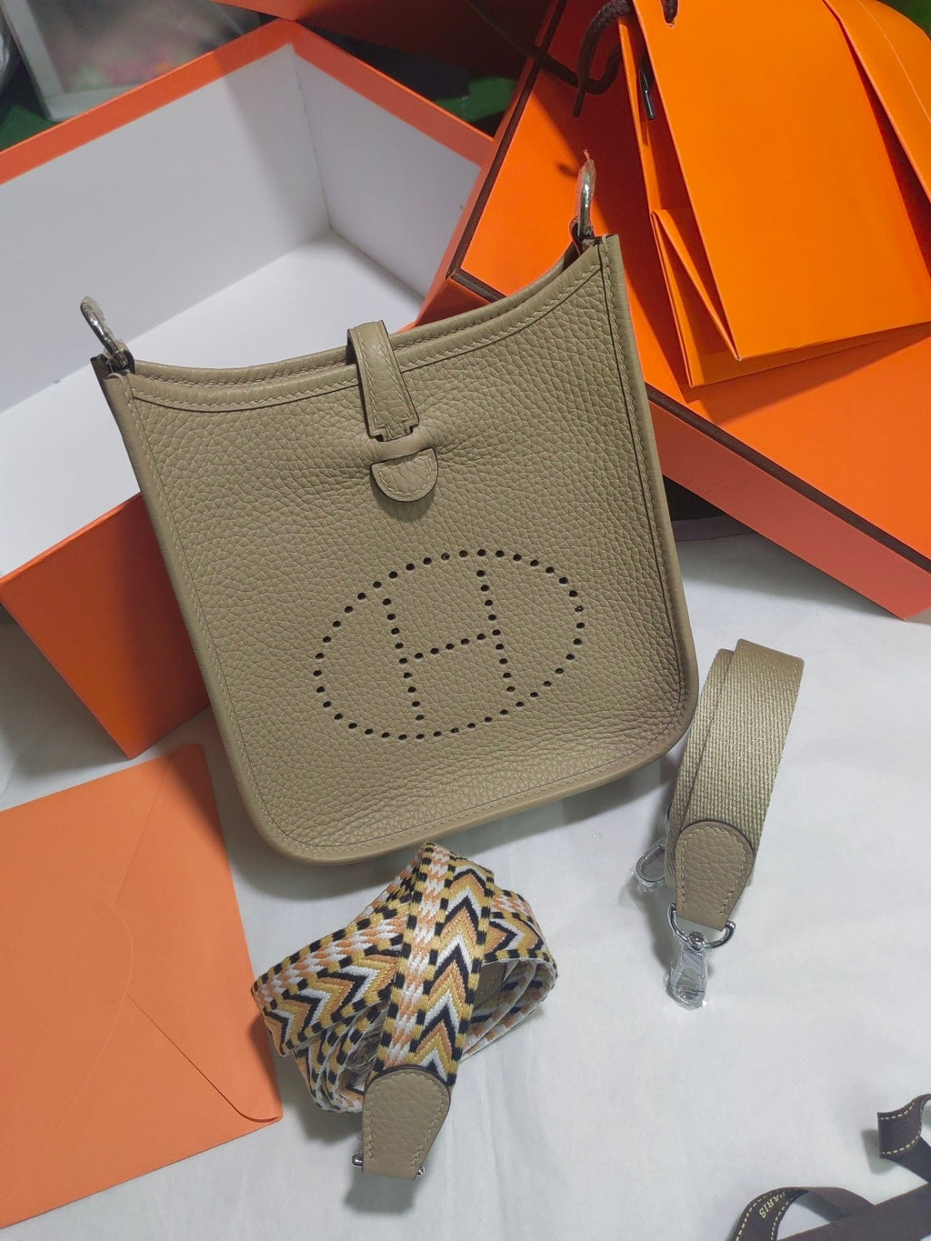 Evelyne mini-Clemence