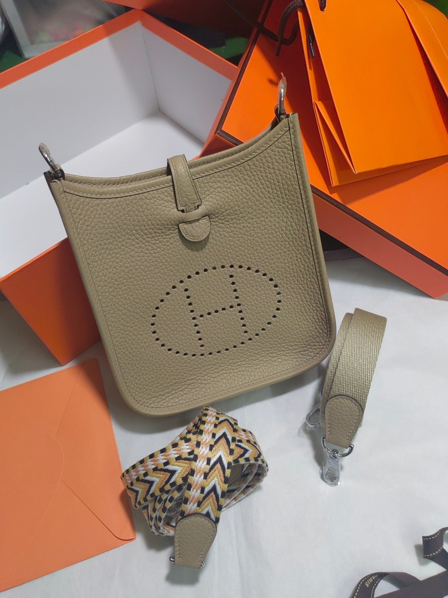 Evelyne mini-Clemence