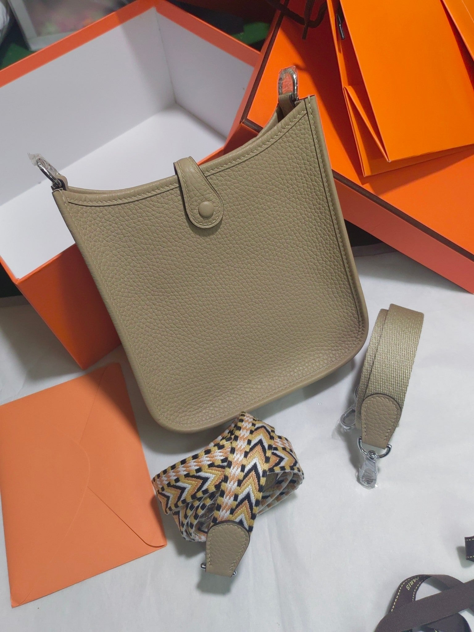 Evelyne mini-Clemence