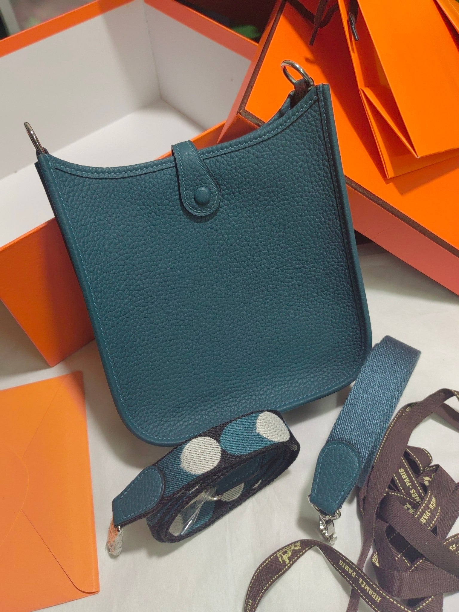 Evelyne mini-Clemence