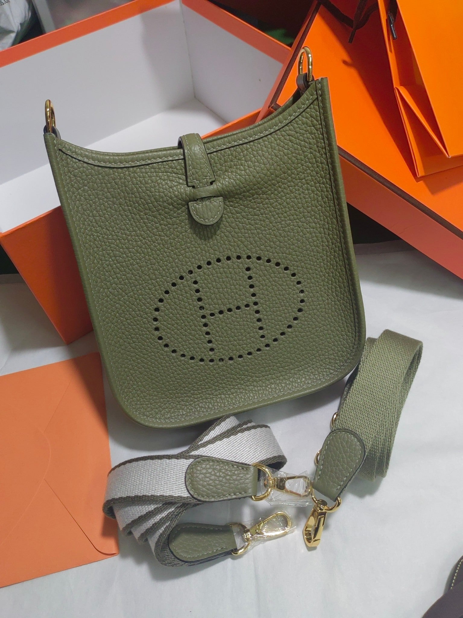 Evelyne mini-Clemence