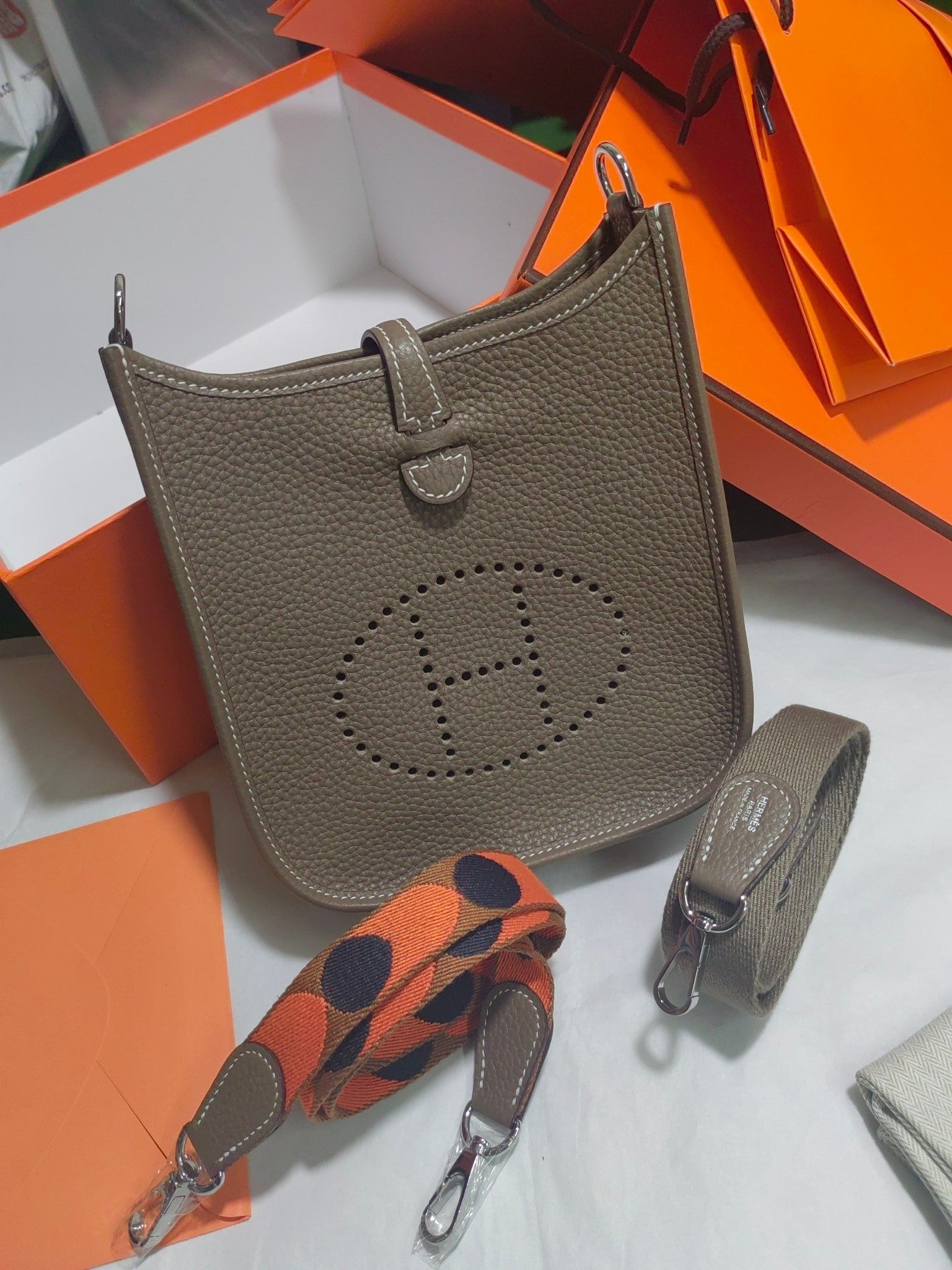 Evelyne mini-Clemence