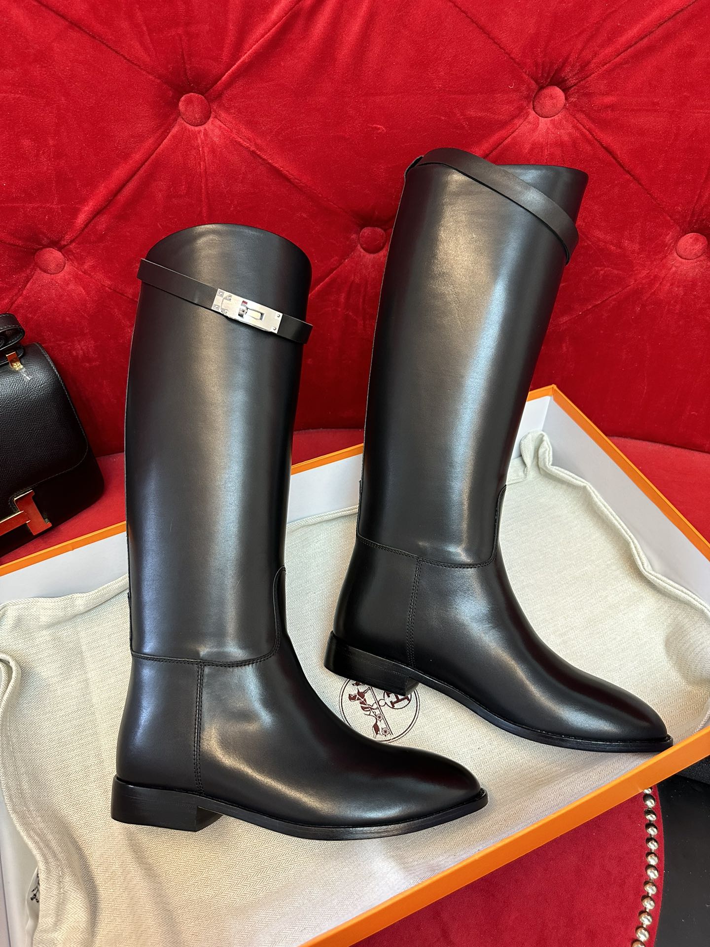 H jumping long boots