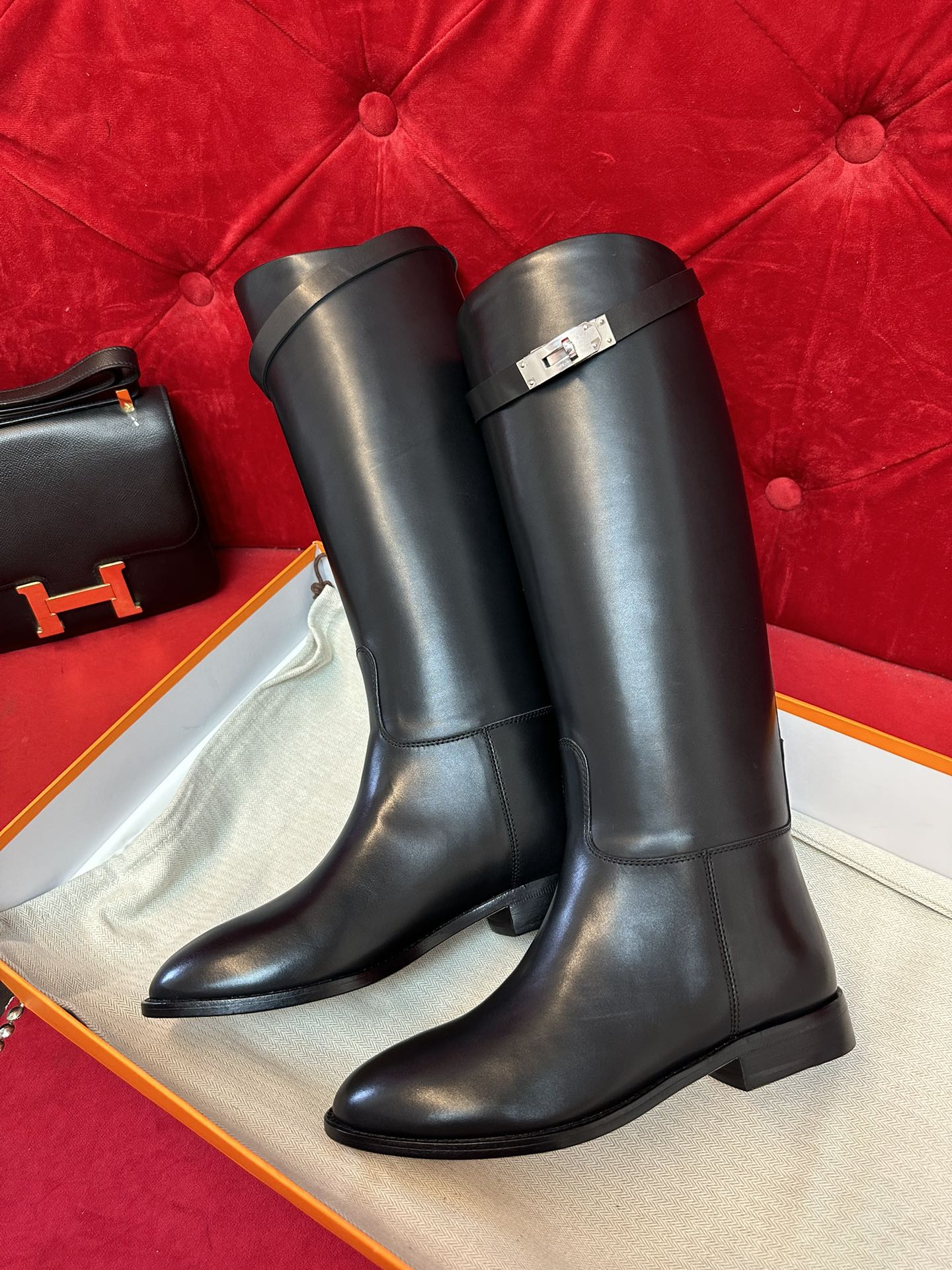 H jumping long boots