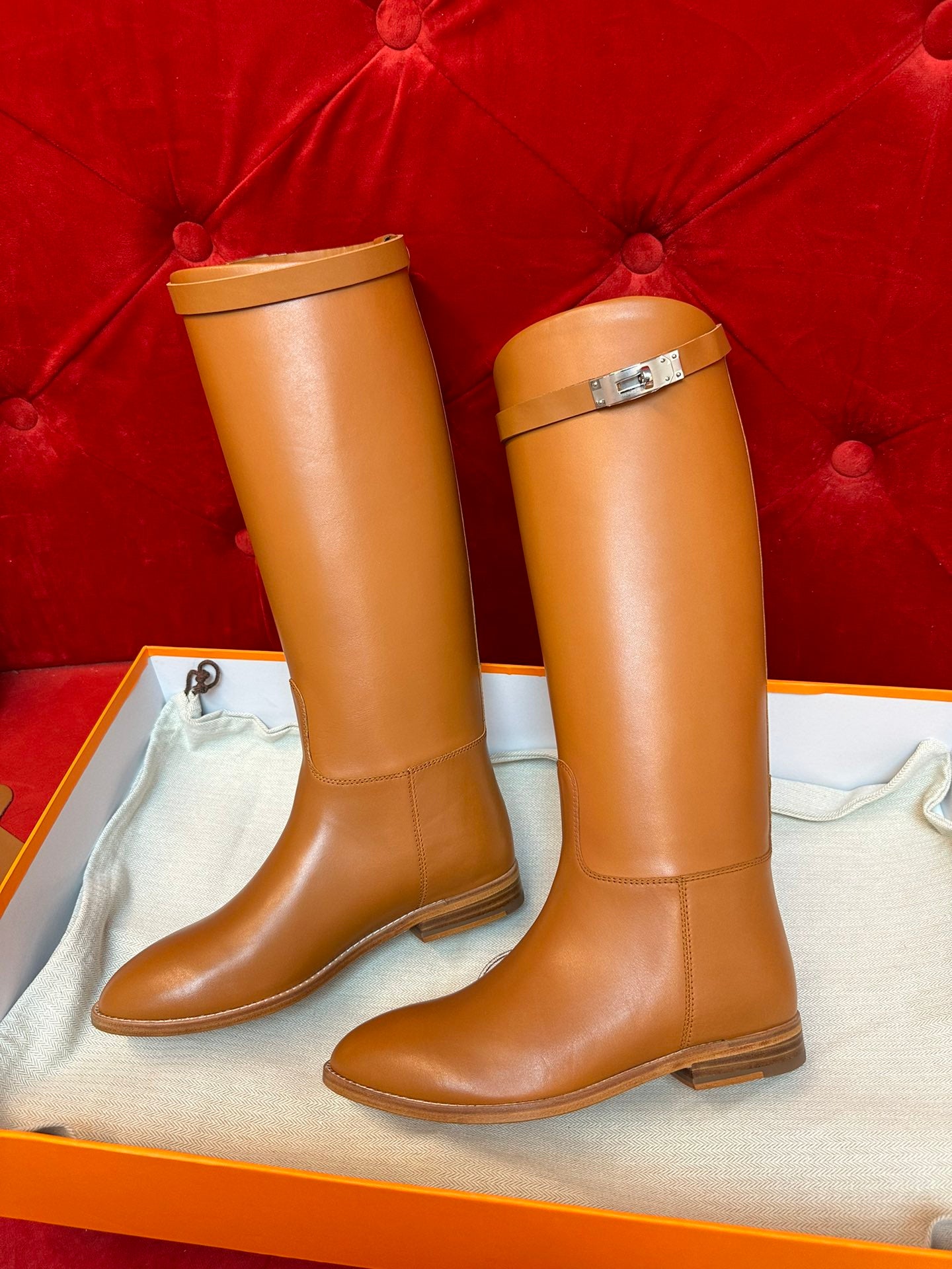 H jumping long boots