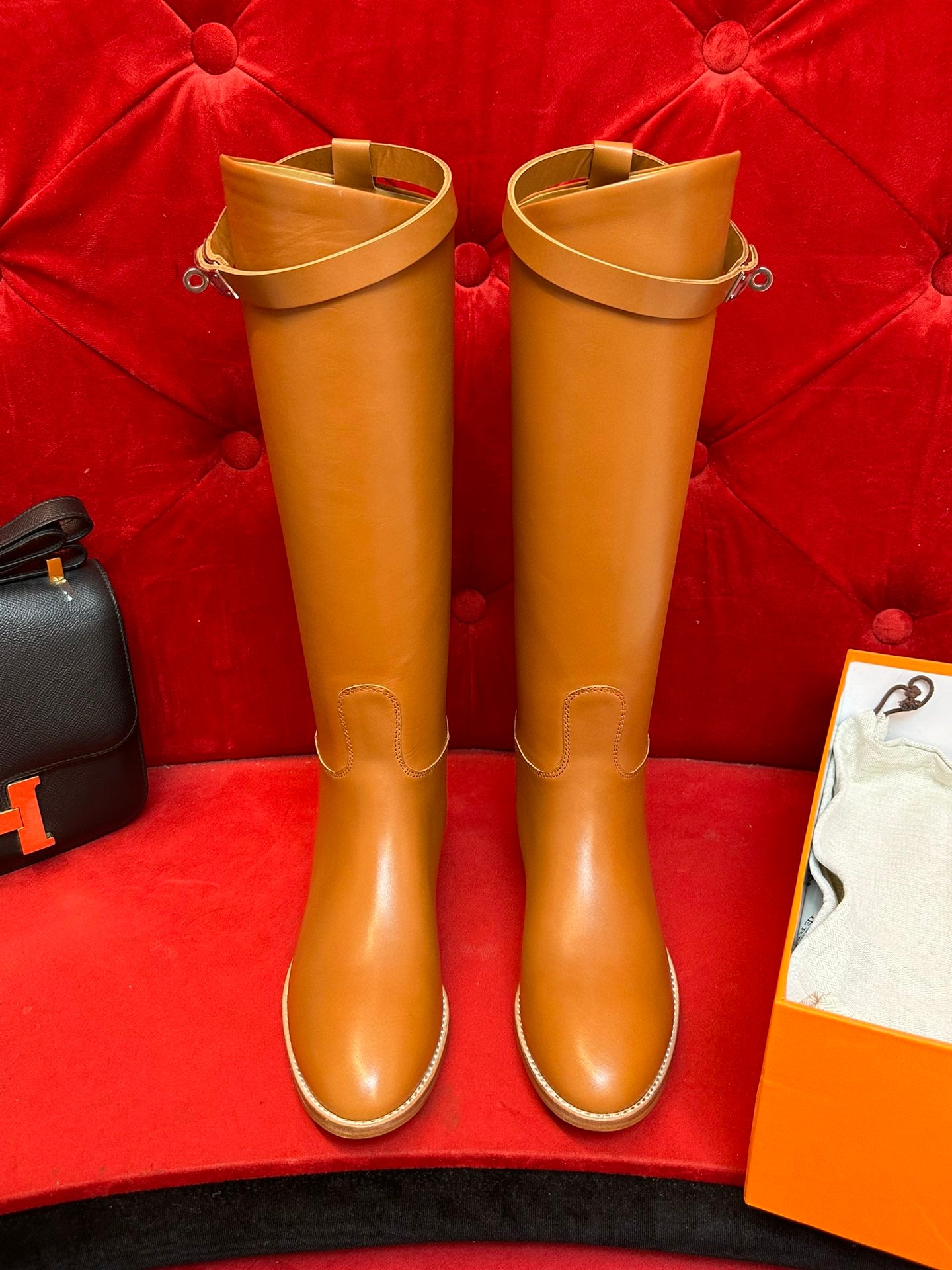 H jumping long boots