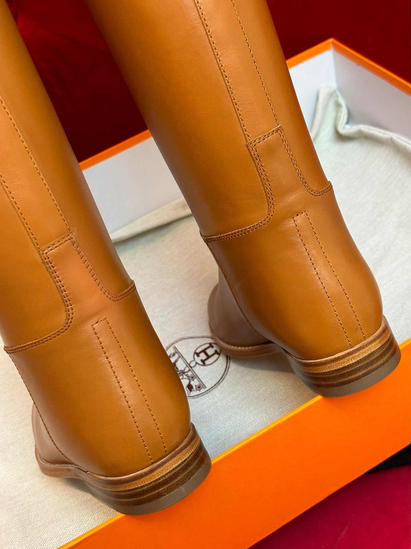 H jumping long boots