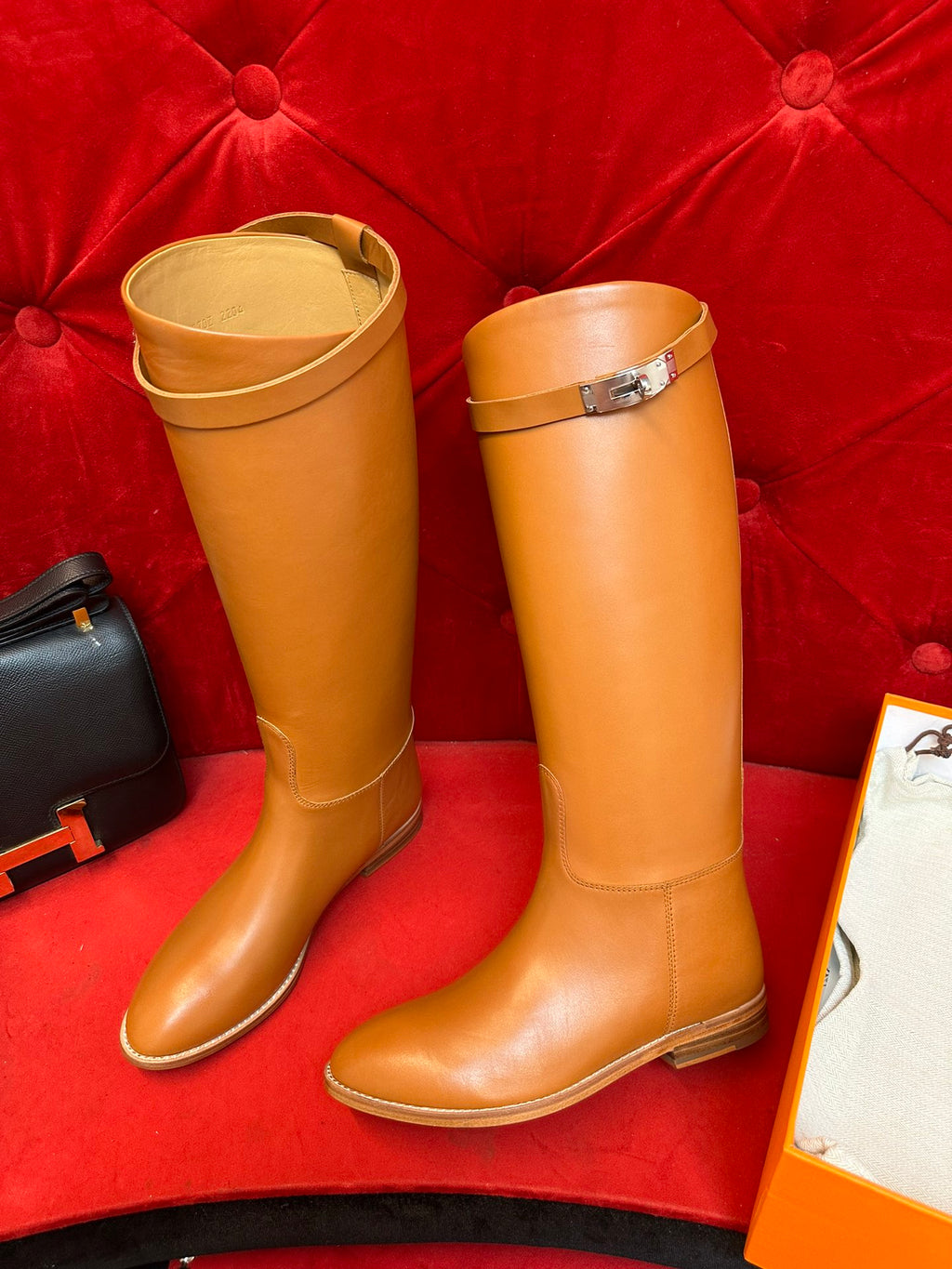 H jumping long boots