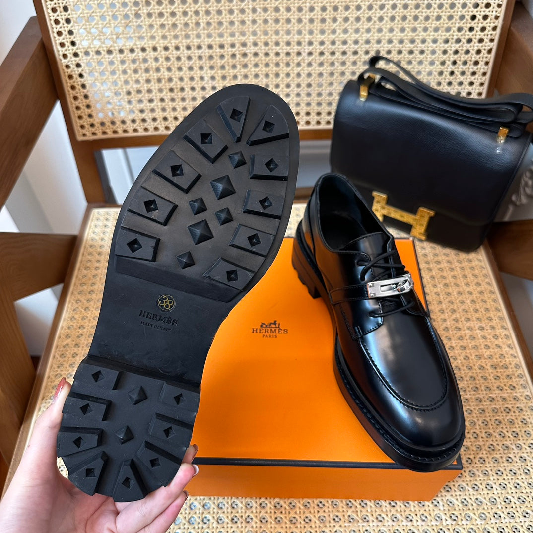 H  first oxford shose