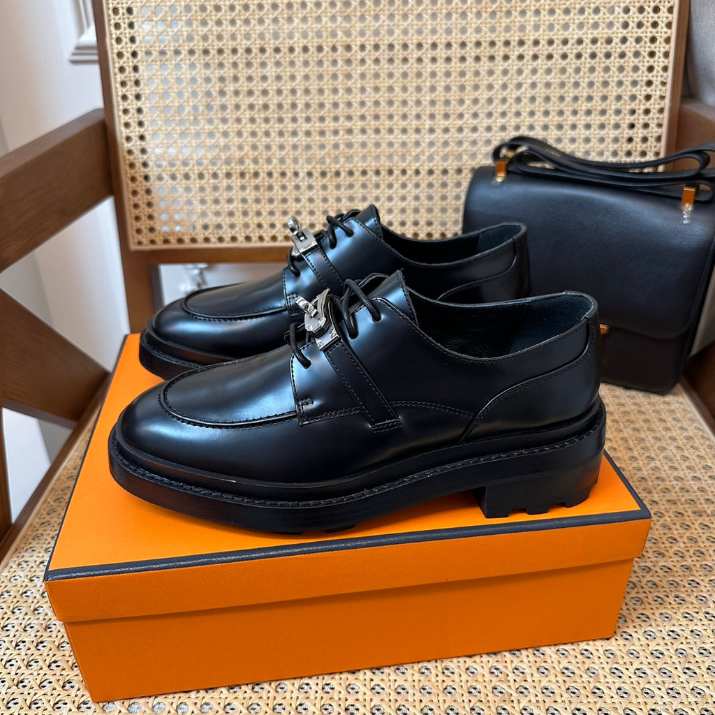 H  first oxford shose