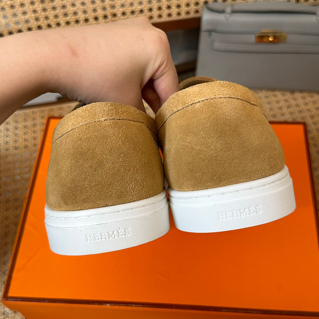 H game sliip-on sneakers